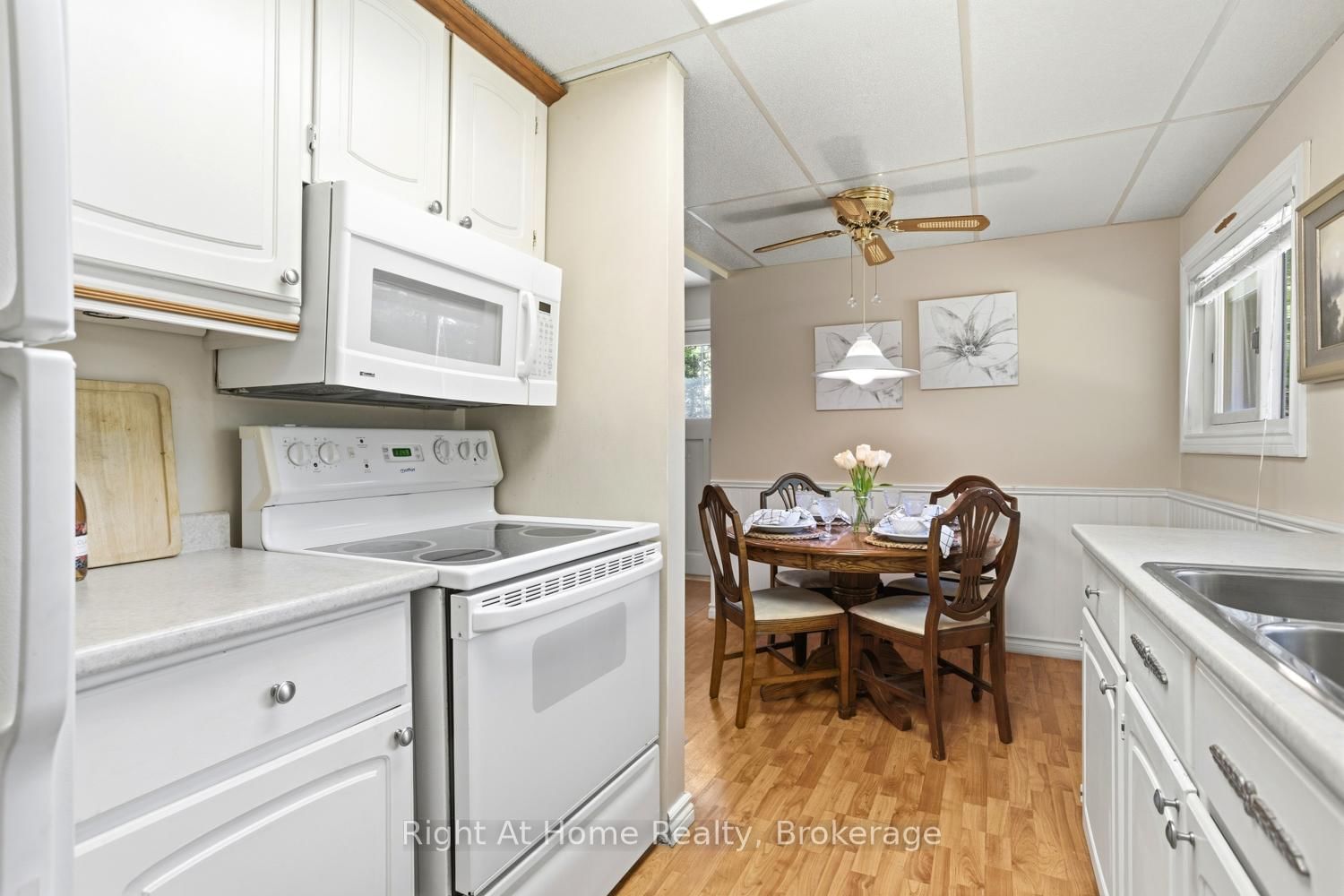 1074 Holiday Park Drive • Bracebridge, ON photo 16