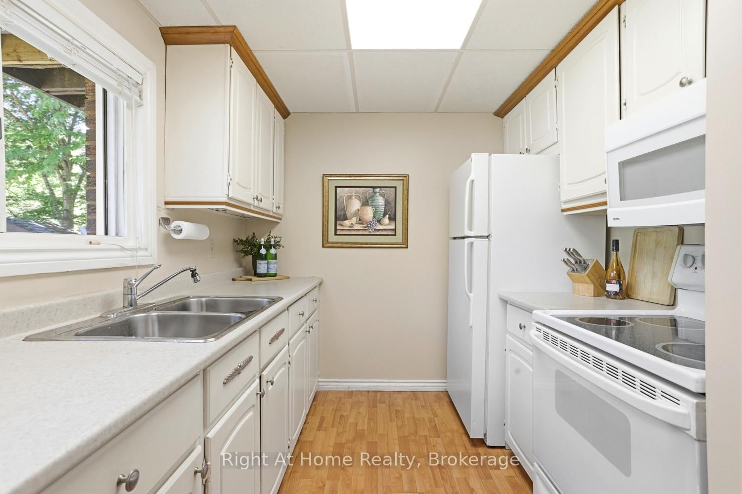1074 Holiday Park Drive • Bracebridge, ON photo 18
