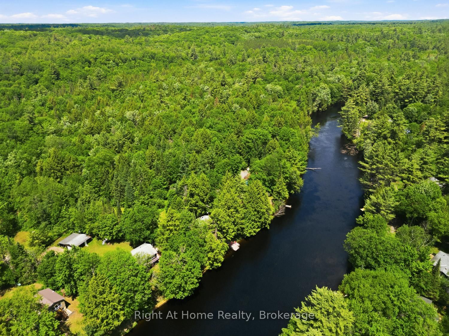 1074 Holiday Park Drive • Bracebridge, ON photo 5