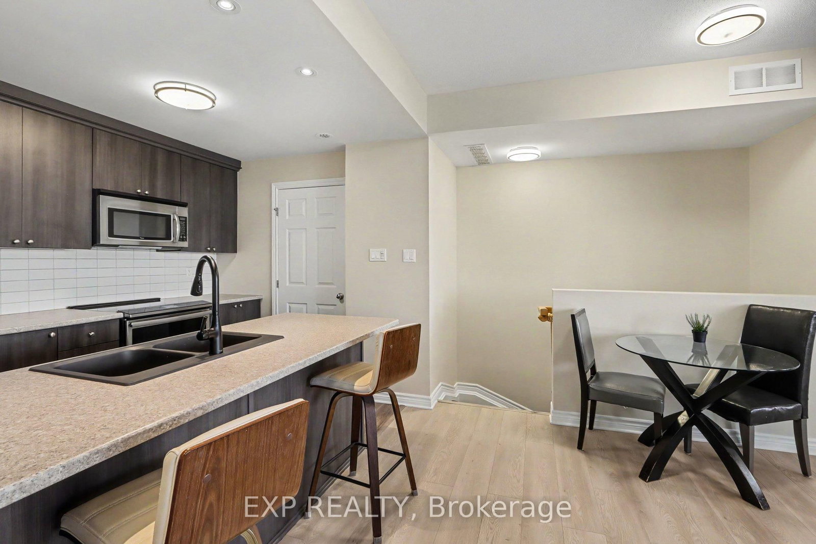 135 Harthill Way • #J • Ottawa, ON photo 11