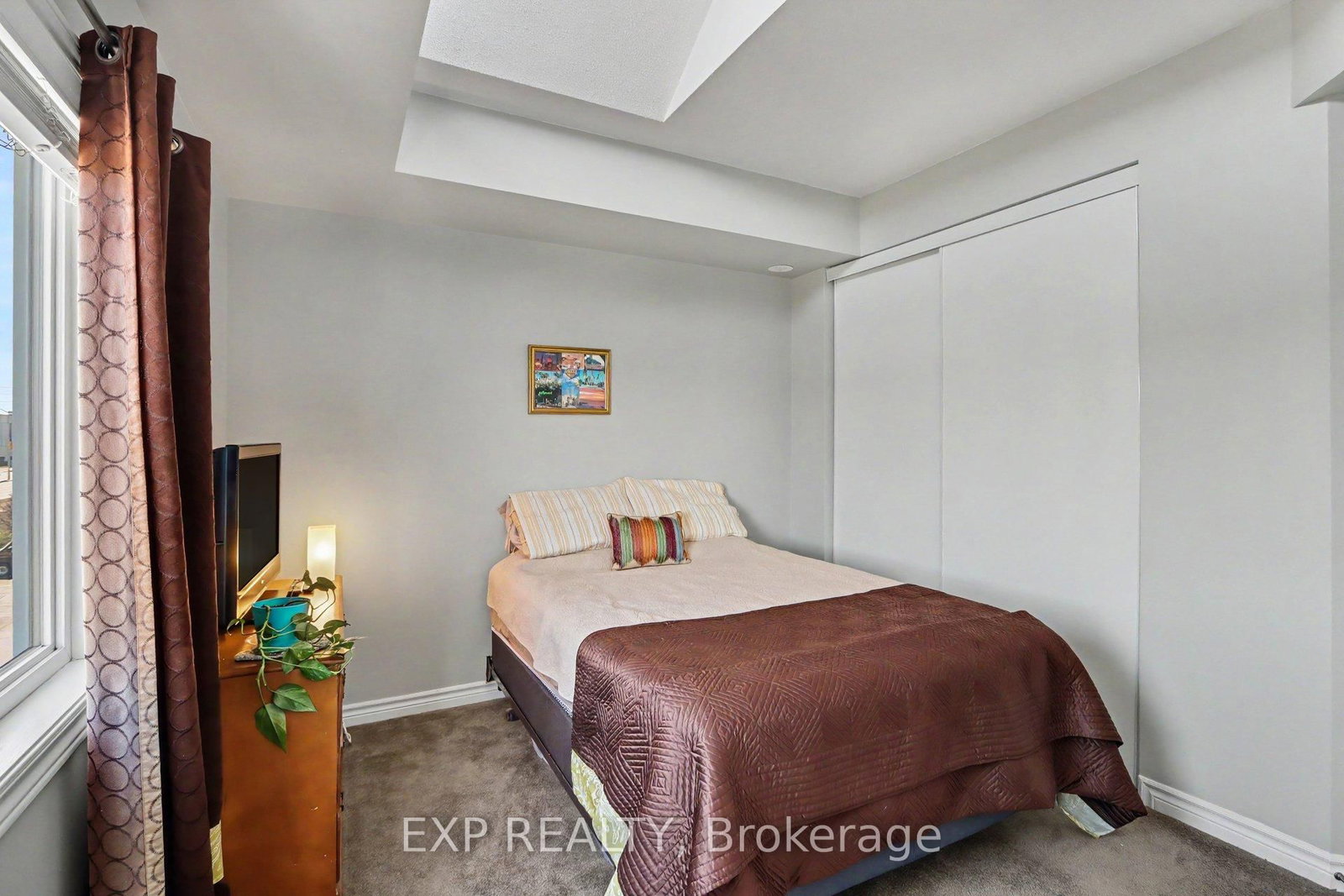 135 Harthill Way • #J • Ottawa, ON photo 16