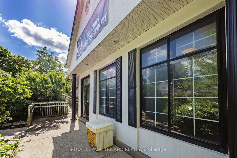 170 Wellington St photo 5