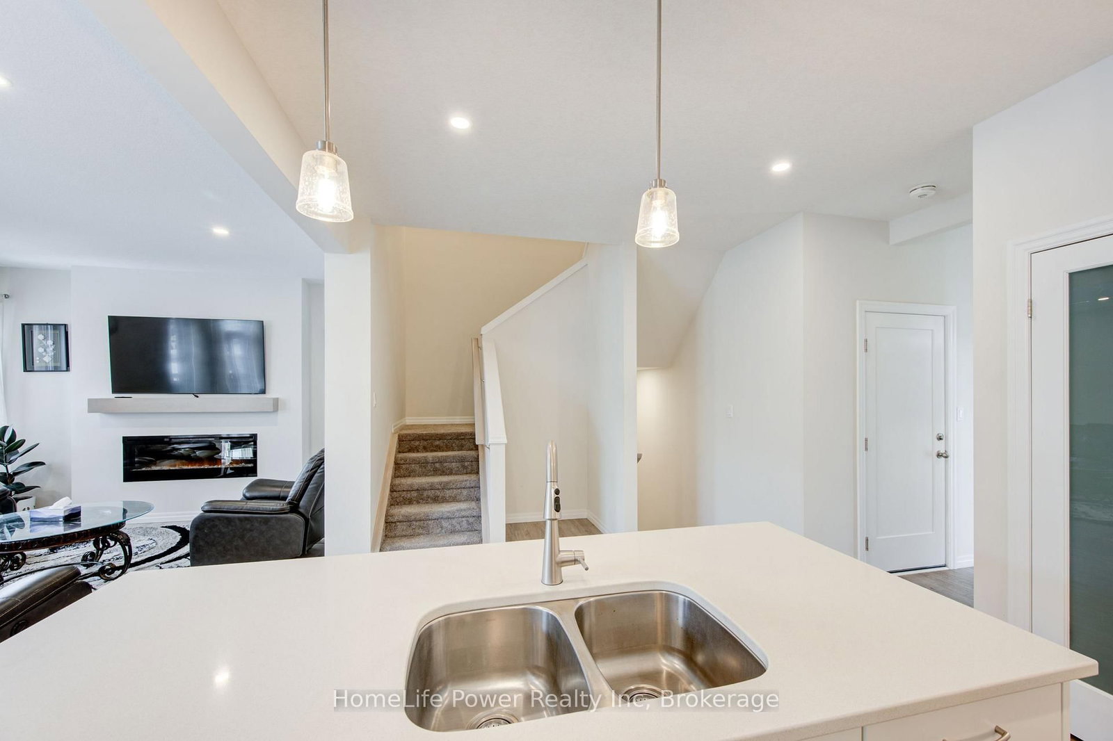 4 Braun Avenue • Tillsonburg, ON photo 13