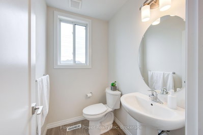 4 Braun Avenue • Tillsonburg, ON photo 8