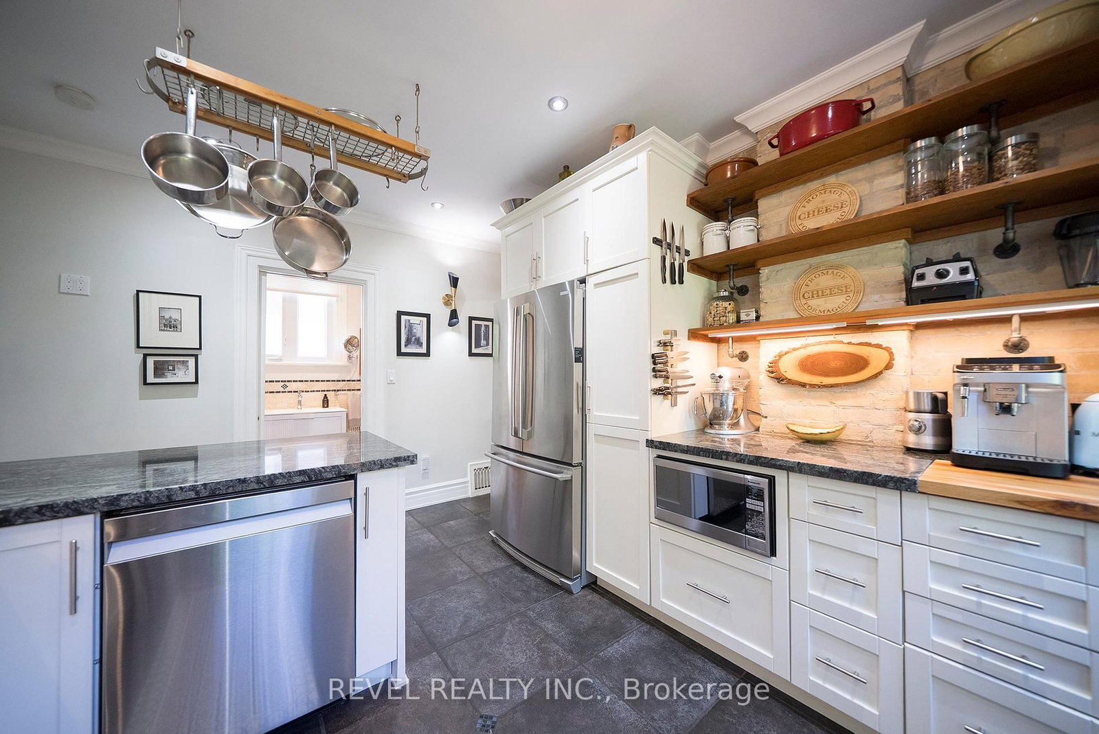 11 Chestnut Avenue • Brantford, ON photo 19