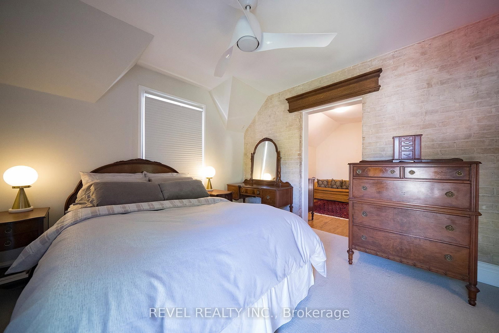 11 Chestnut Avenue • Brantford, ON photo 29