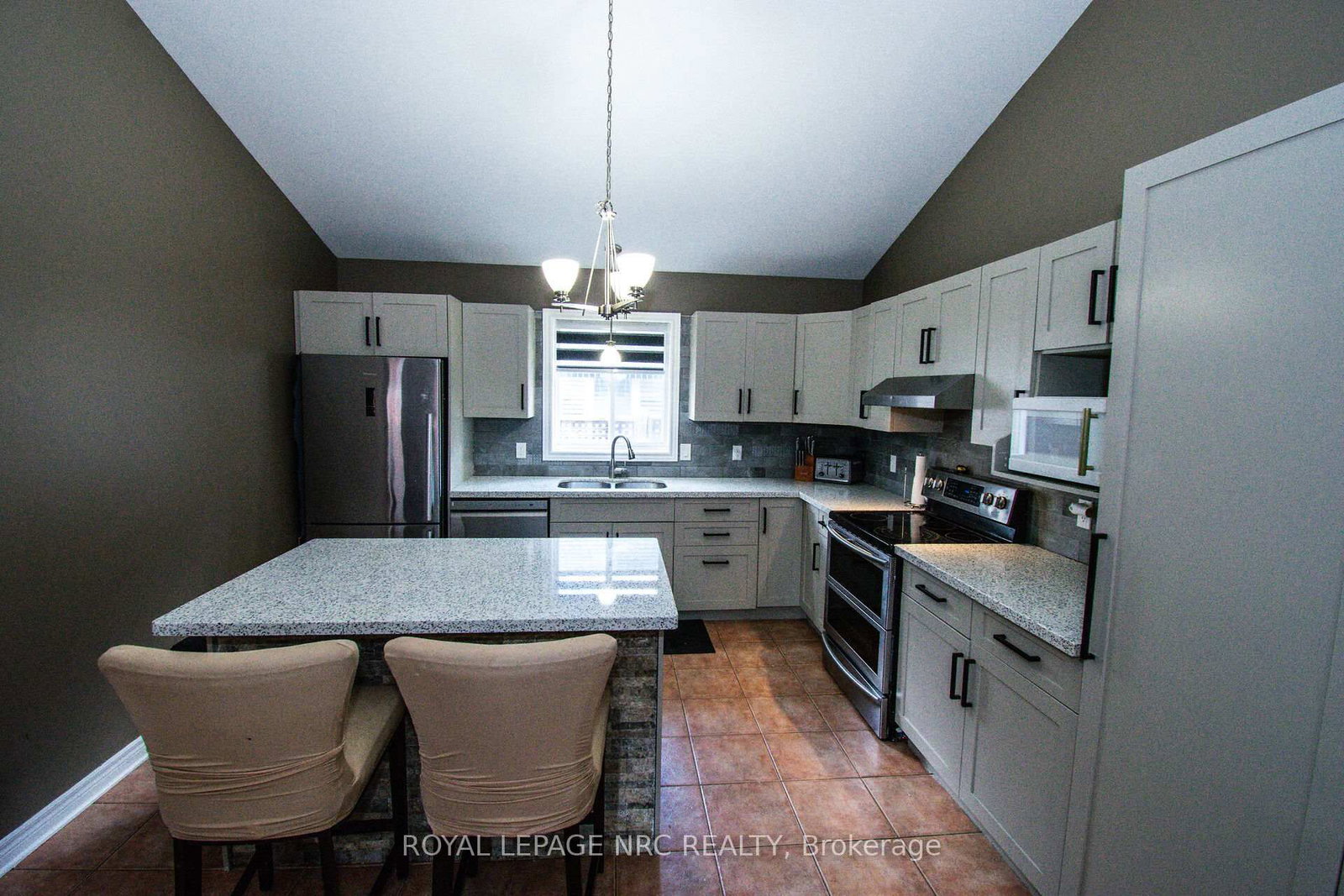 15 Arlene Street • St. Catharines, ON photo 11