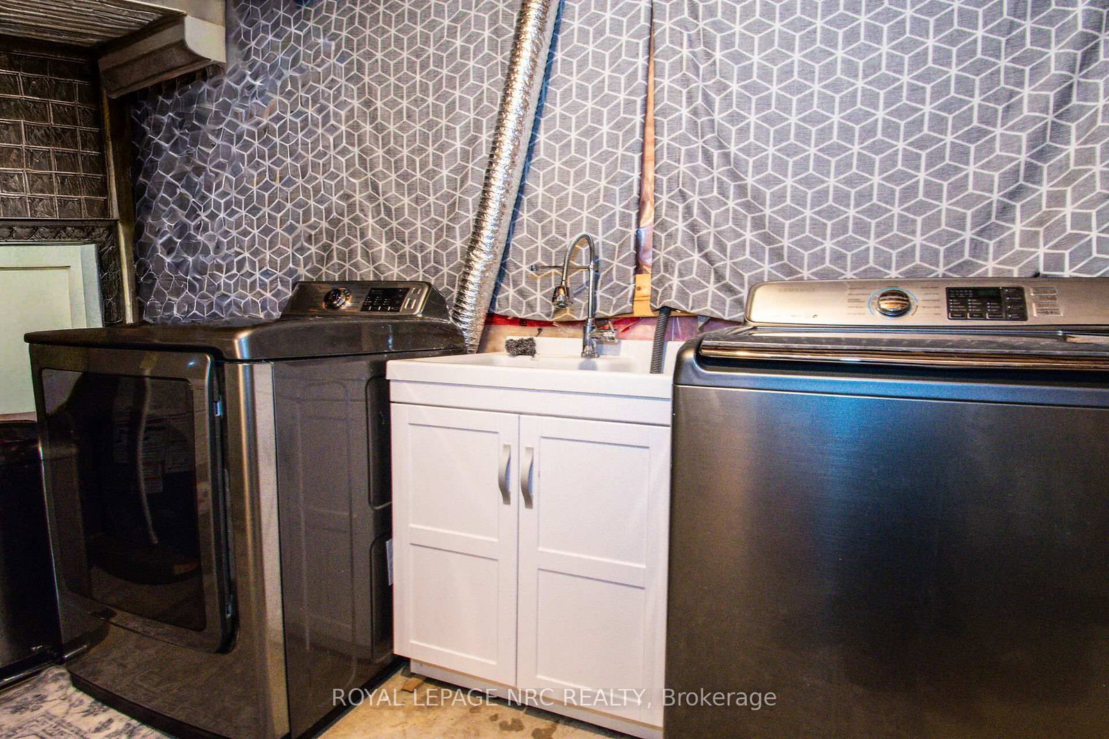 15 Arlene Street • St. Catharines, ON photo 34