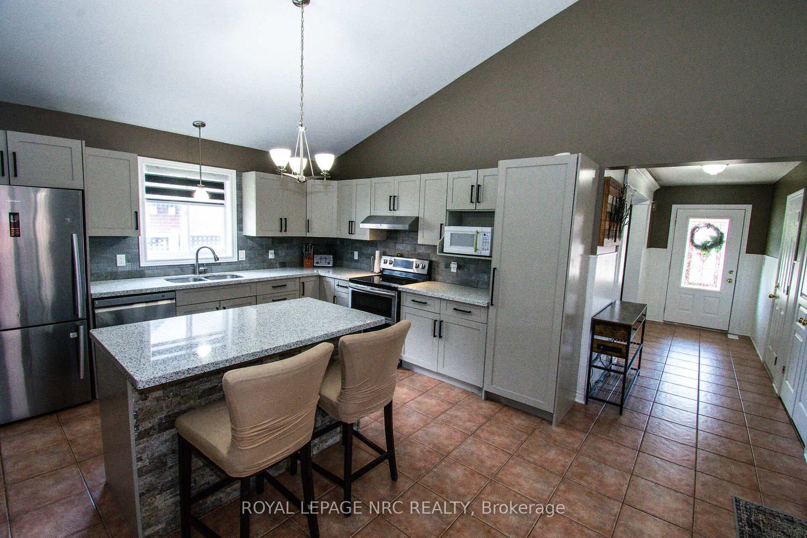 15 Arlene Street • St. Catharines, ON photo 9