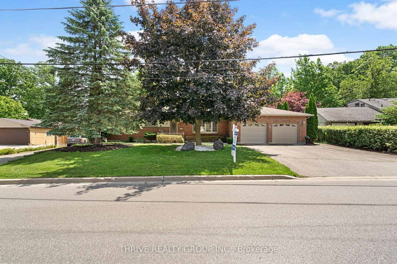 255 Ridgewood Crescent, London South