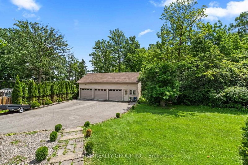 255 Ridgewood Crescent
