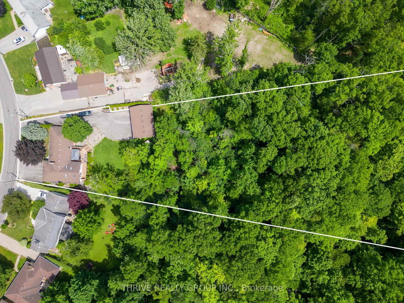 255 Ridgewood Crescent
