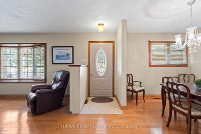 255 Ridgewood Crescent • London South, ON photo 6