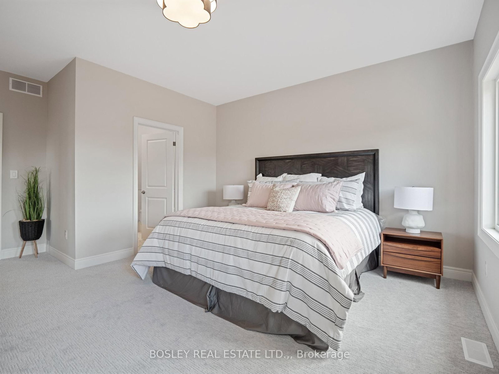 505 ROYAL RIDGE Drive • Fort Erie, ON photo 17