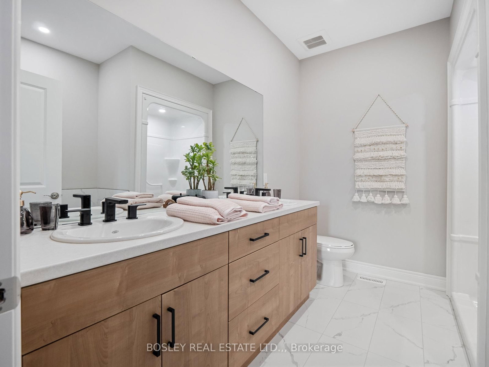505 ROYAL RIDGE Drive • Fort Erie, ON photo 18