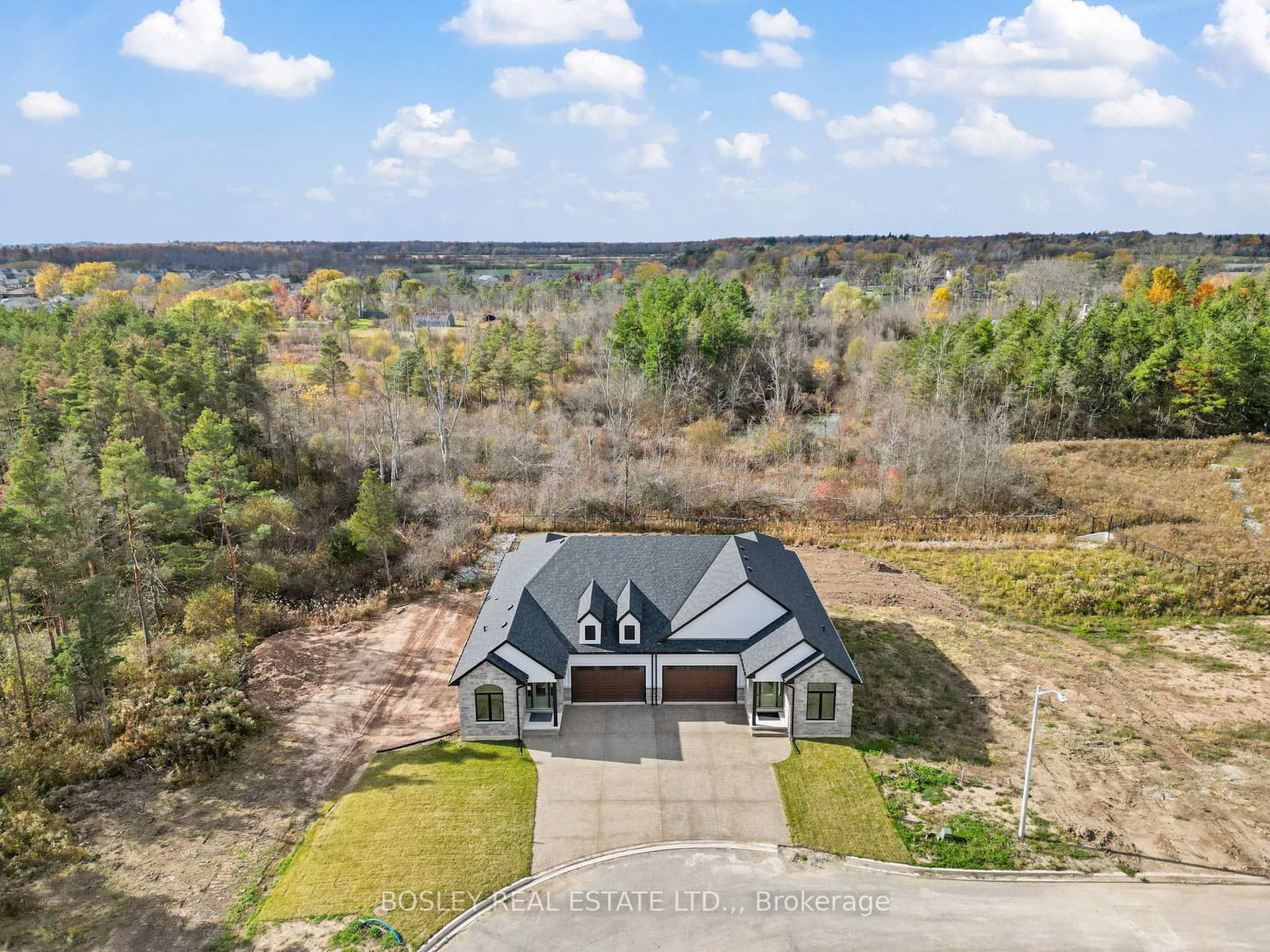 505 ROYAL RIDGE Drive • Fort Erie, ON photo 3
