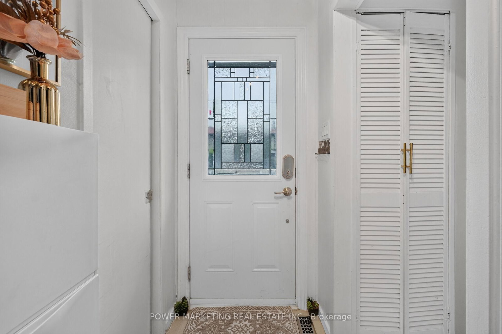 6213 BROOKSIDE Lane • Ottawa, ON photo 3