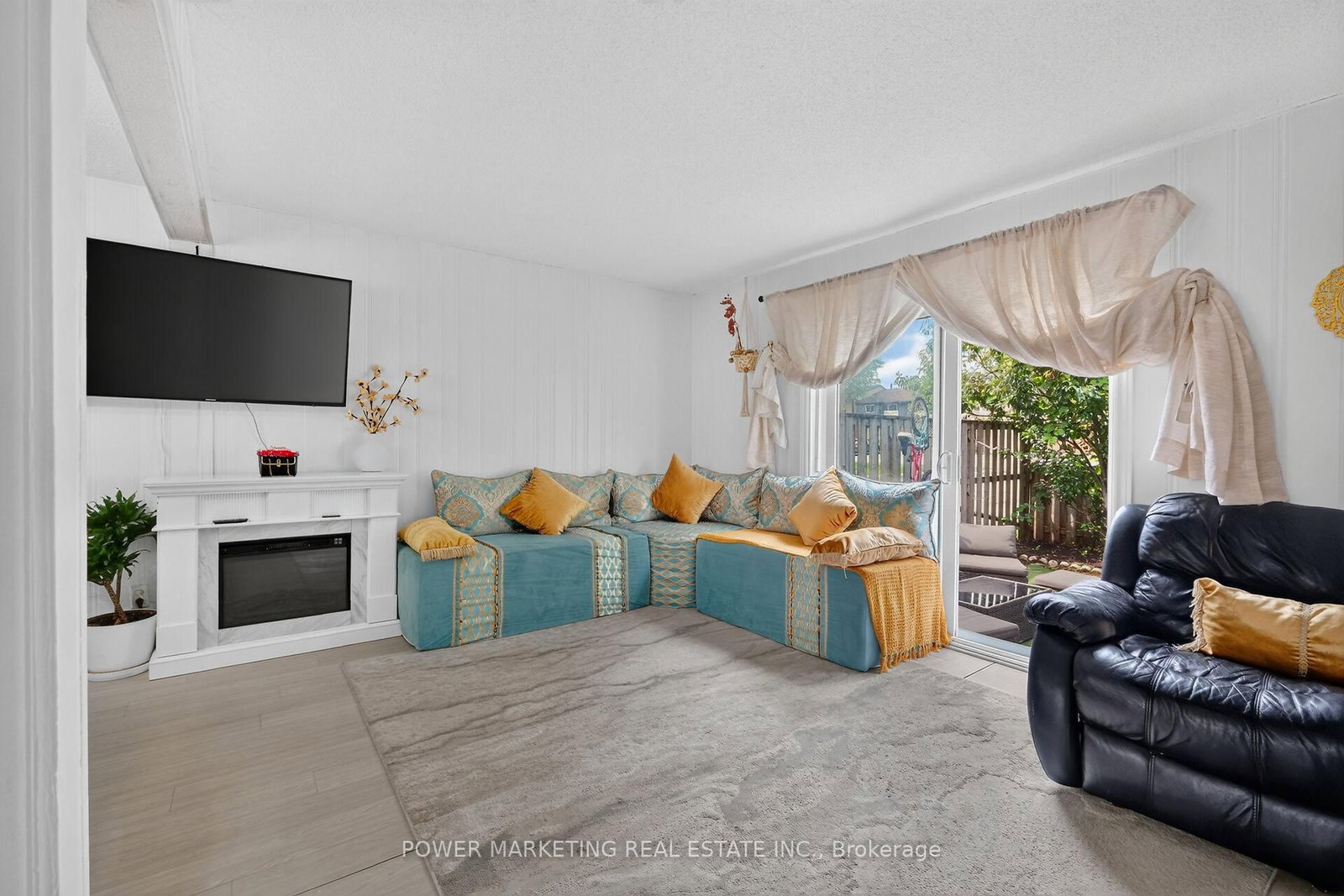 6213 BROOKSIDE Lane • Ottawa, ON photo 9