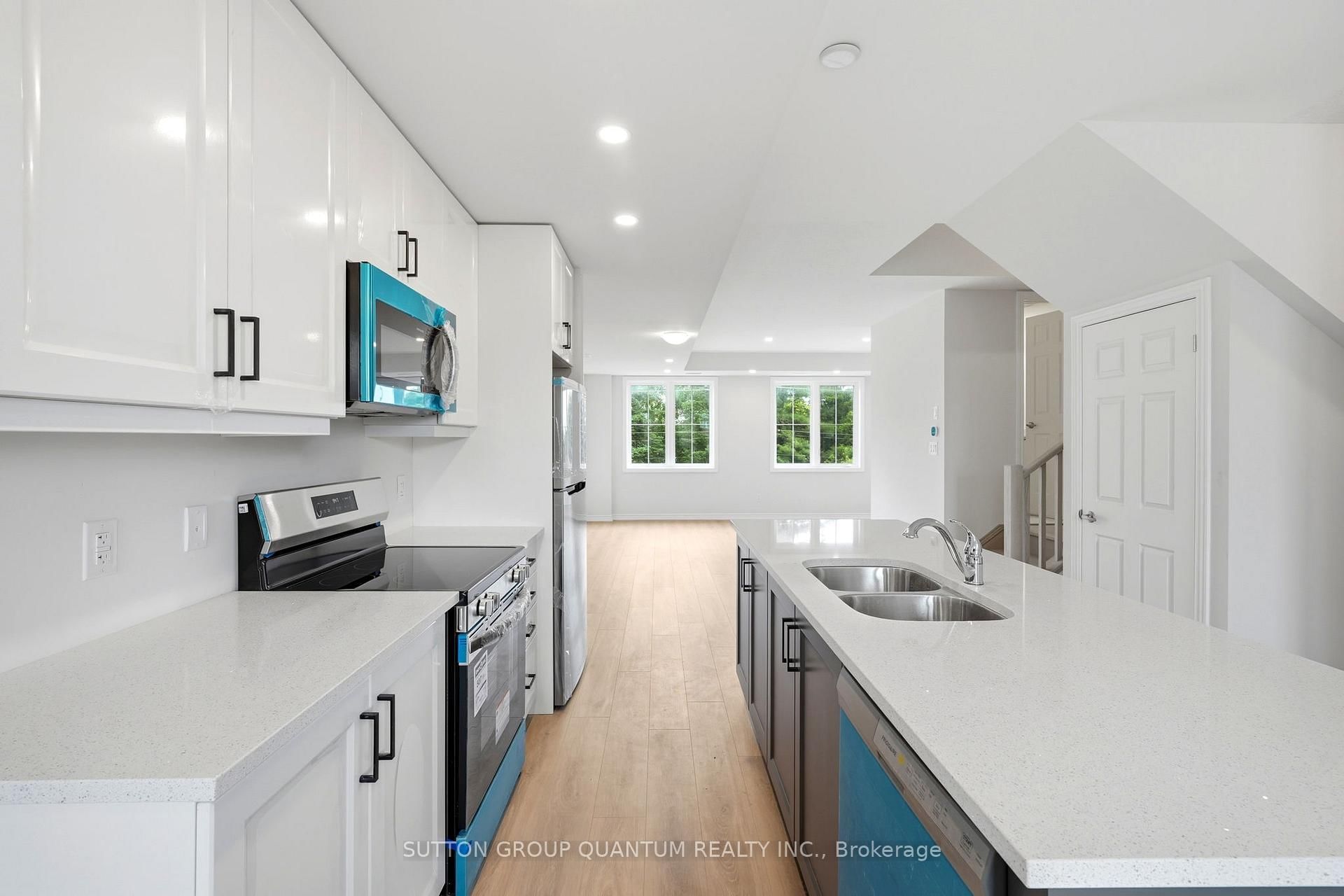 677 Park Road N, Unit 70
