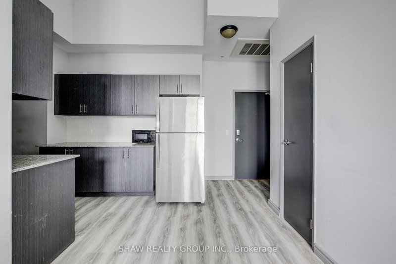 275 Larch St photo 3
