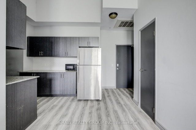G105 - 275 Larch Street