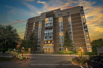 2 Mowat Avenue