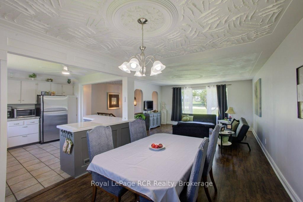15 E Booth Street • Mapleton, ON photo 13