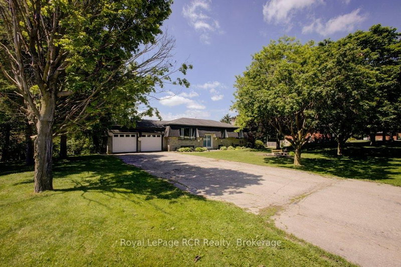 15 Booth Street E