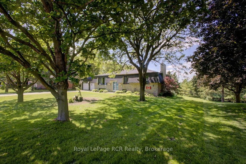 15 Booth Street E