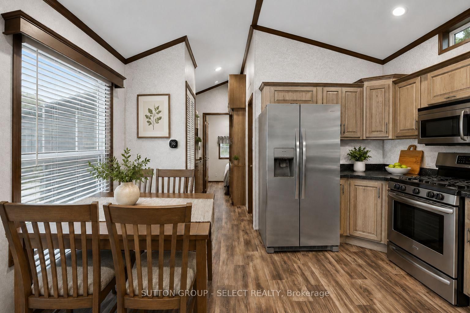 8685 Rock Glen Road • #404 • Lambton Shores, ON photo 17