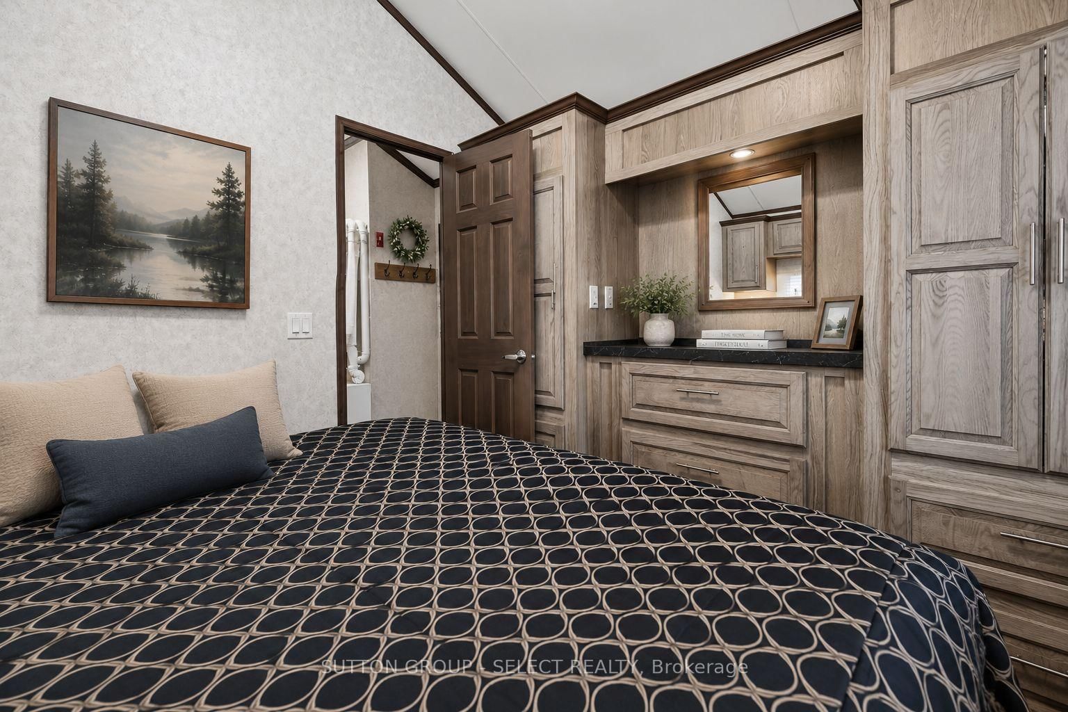 8685 Rock Glen Road • #404 • Lambton Shores, ON photo 8