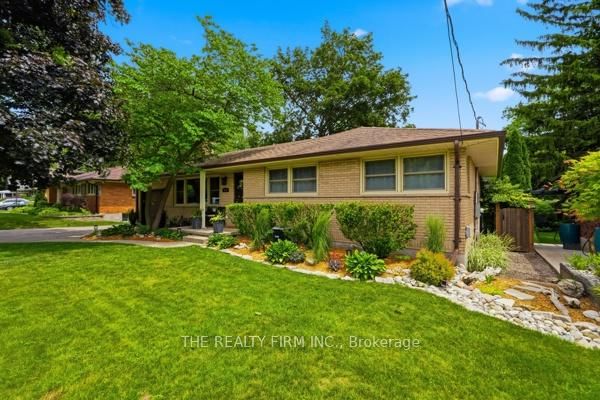 473 Pinetree Drive, London North
