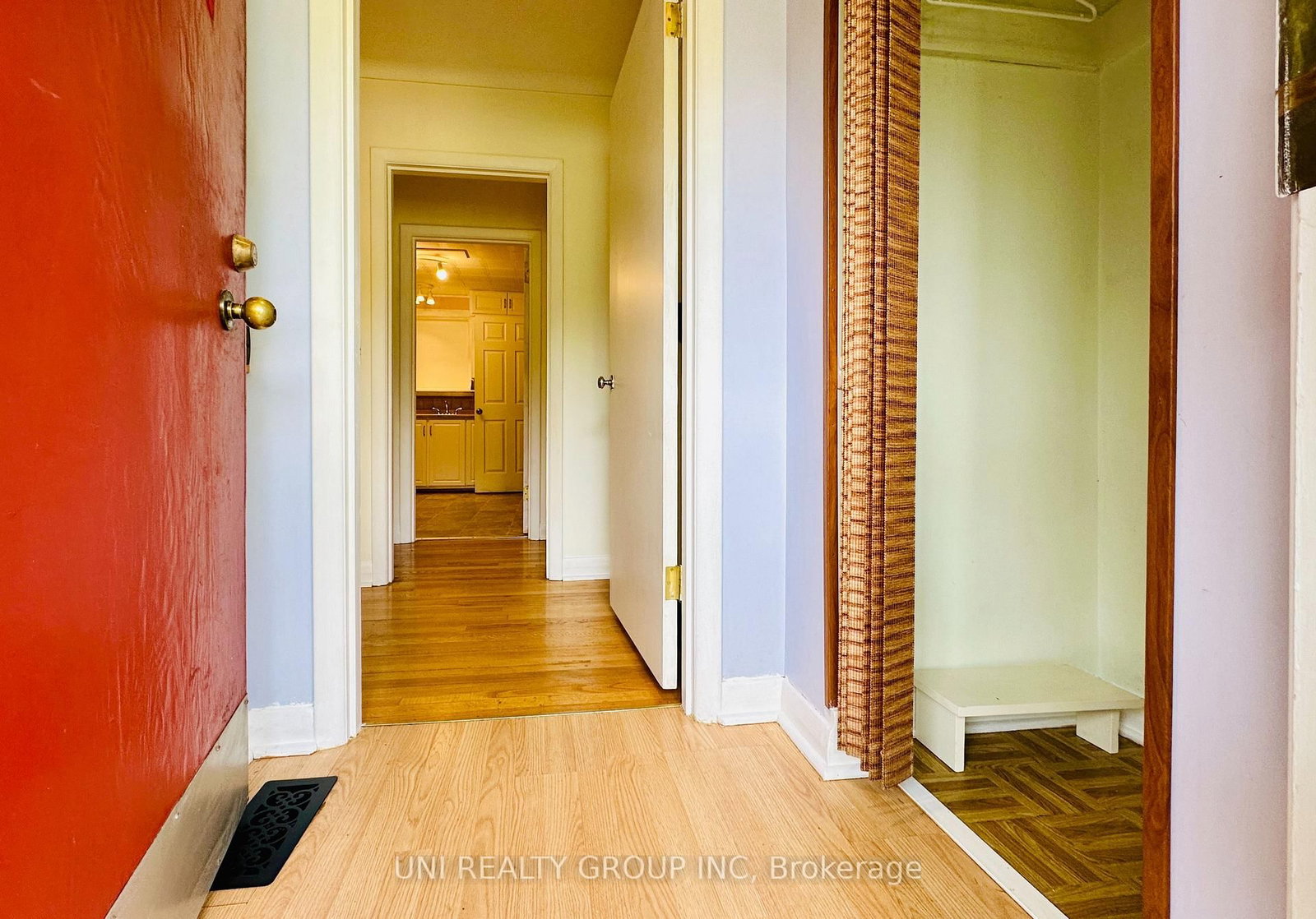 77 Meadowlands Drive • Ottawa, ON photo 11