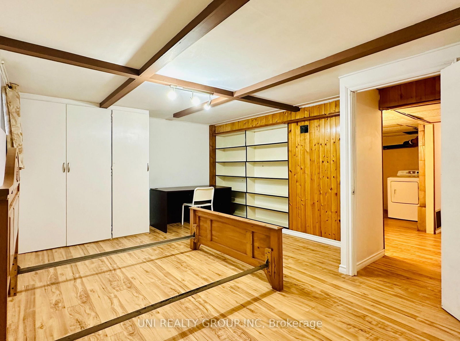 77 Meadowlands Drive • Ottawa, ON photo 41
