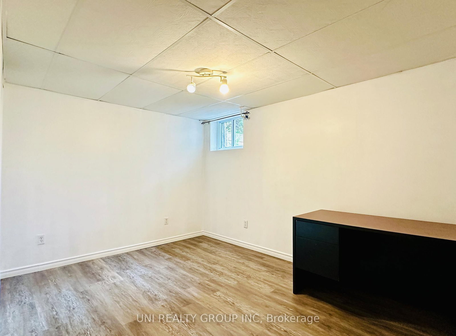 77 Meadowlands Drive • Ottawa, ON photo 42