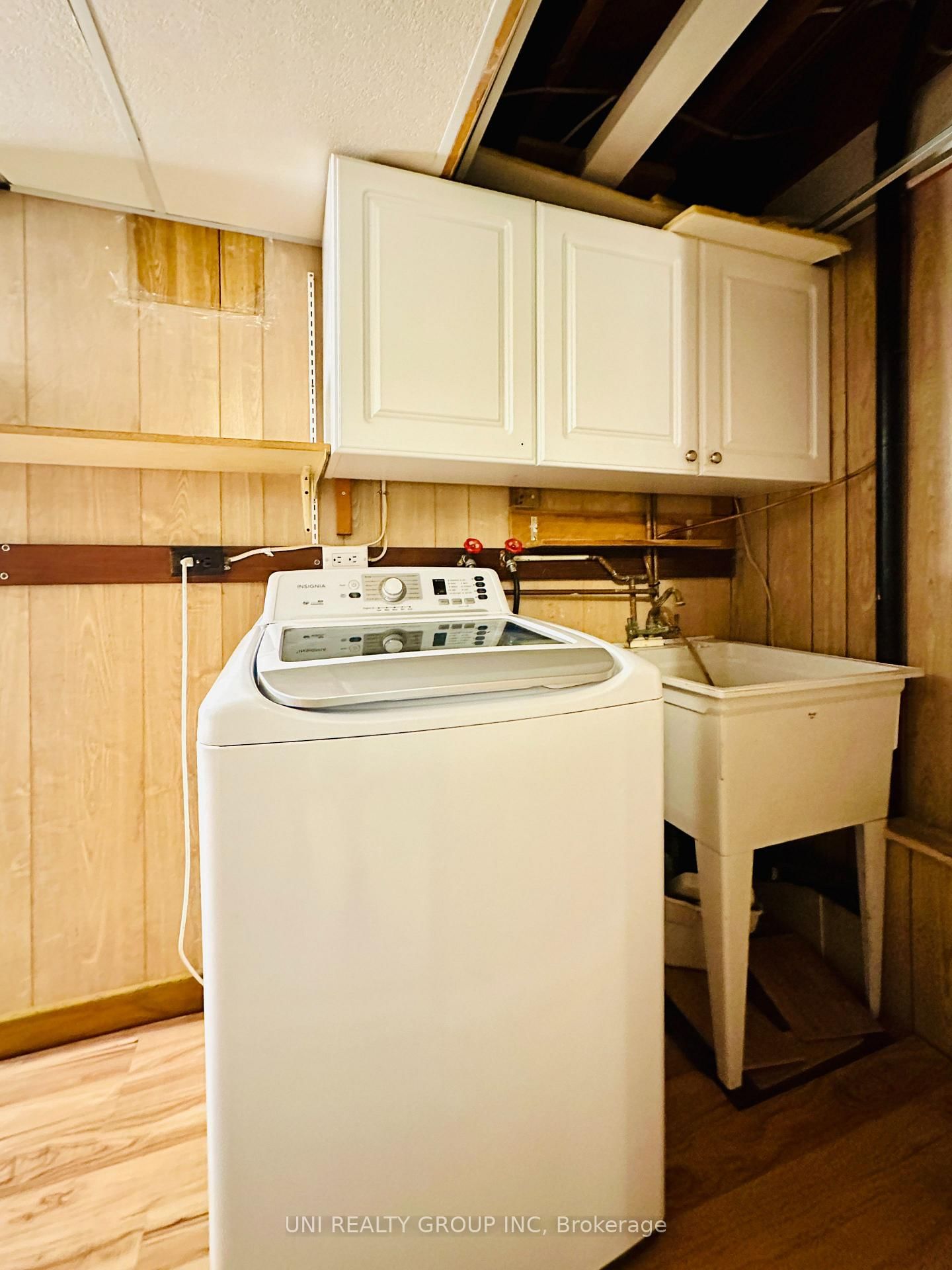 77 Meadowlands Drive • Ottawa, ON photo 47