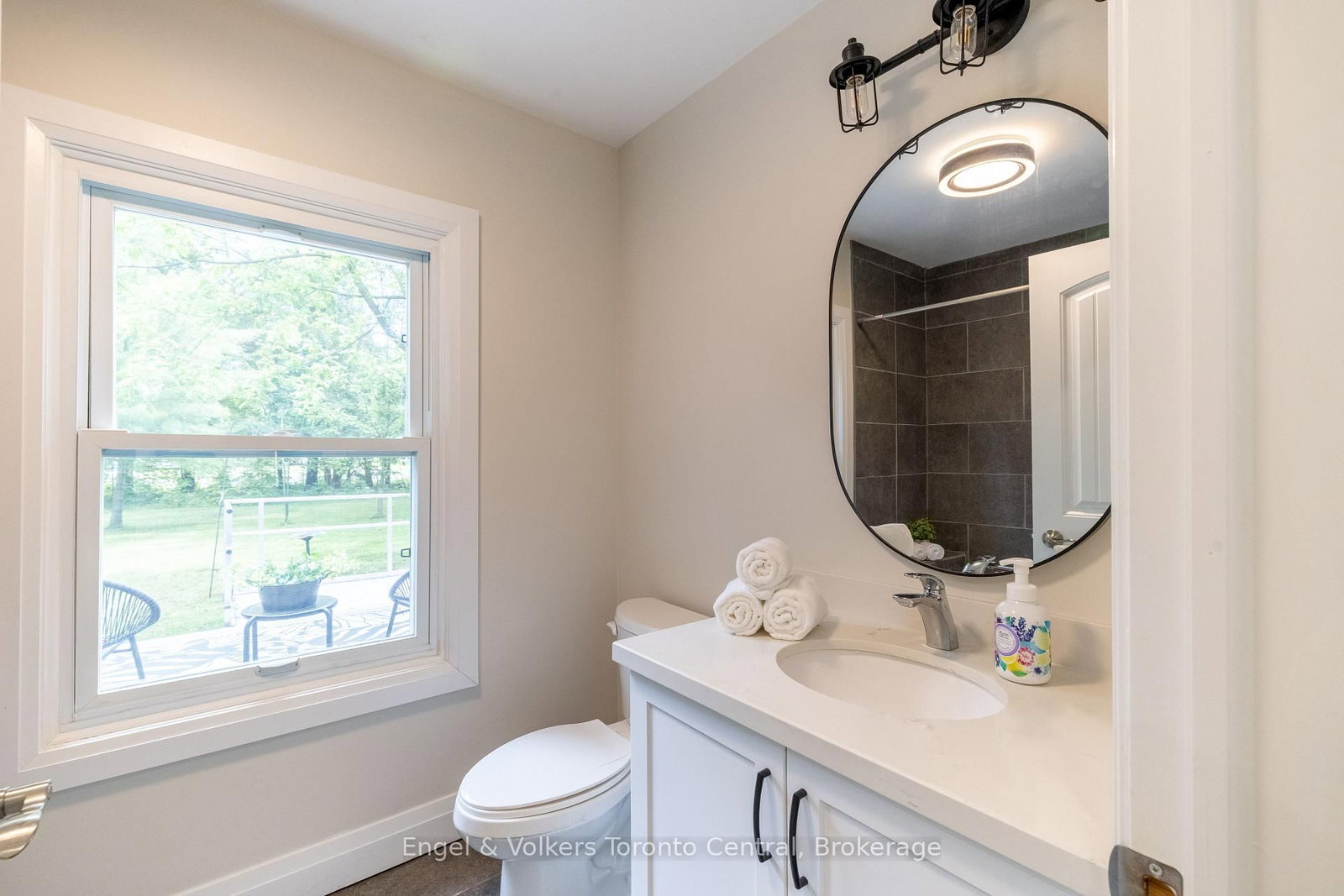 37 Spencer Street • Bracebridge, ON photo 17