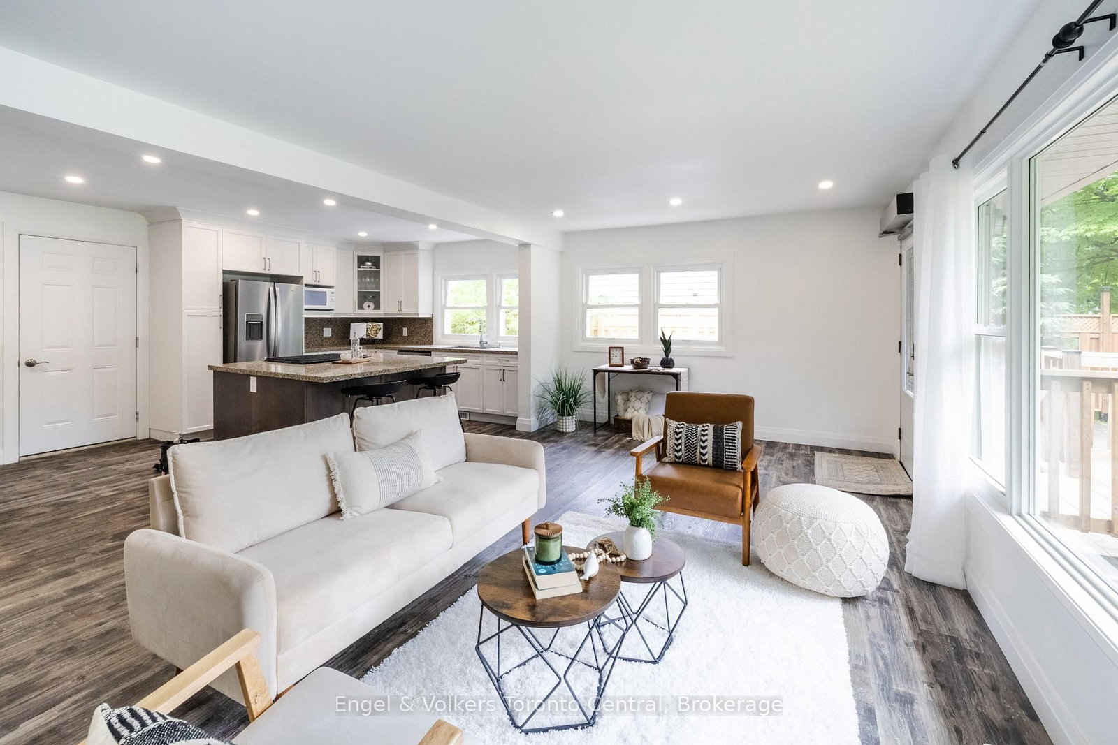 37 Spencer Street • Bracebridge, ON photo 6