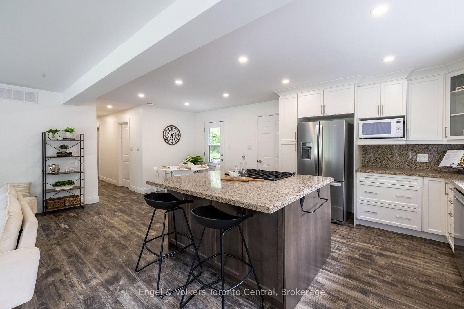 37 Spencer Street • Bracebridge, ON photo 8