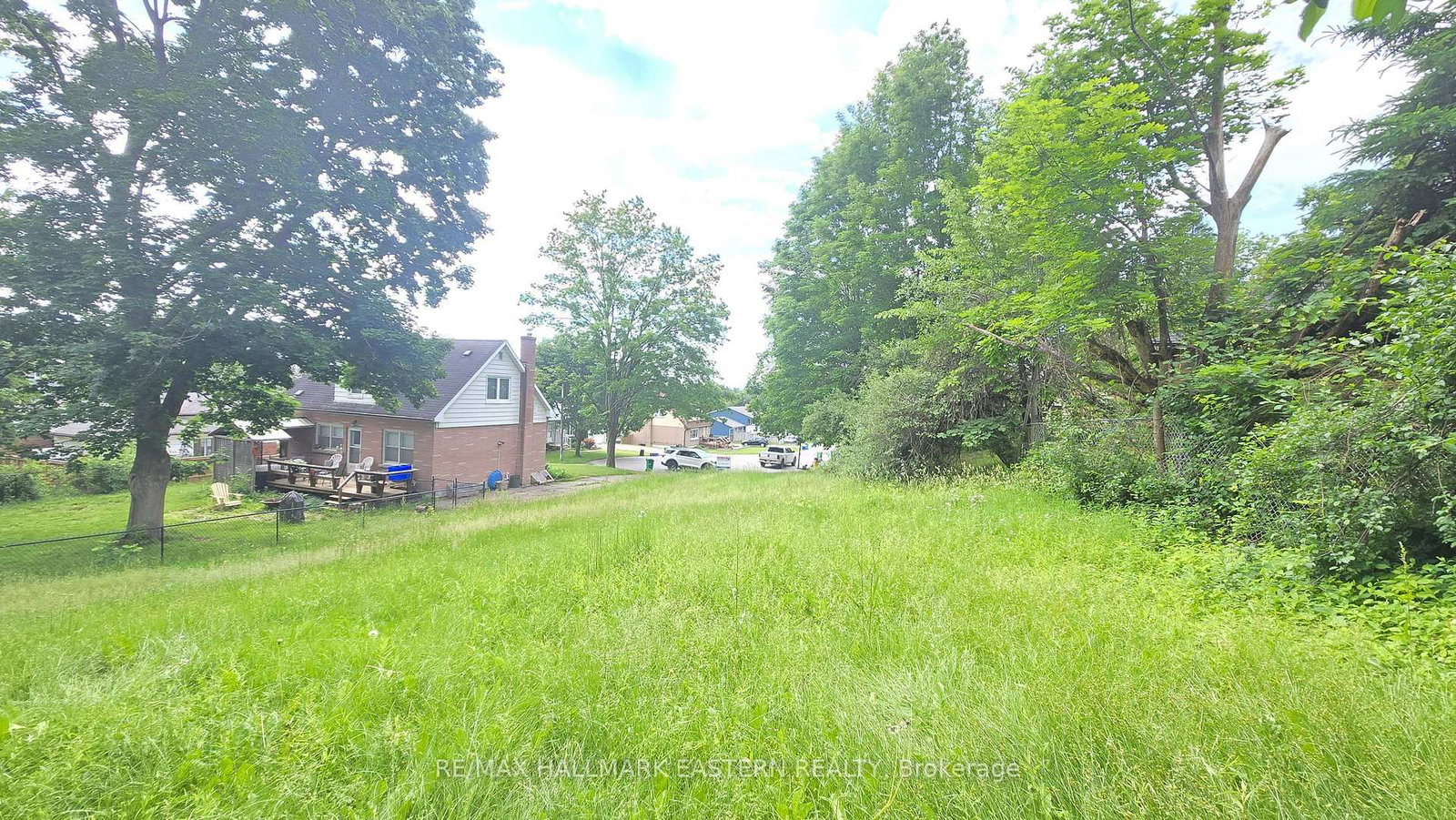 33 N Greenhill Drive • Peterborough, ON photo 11