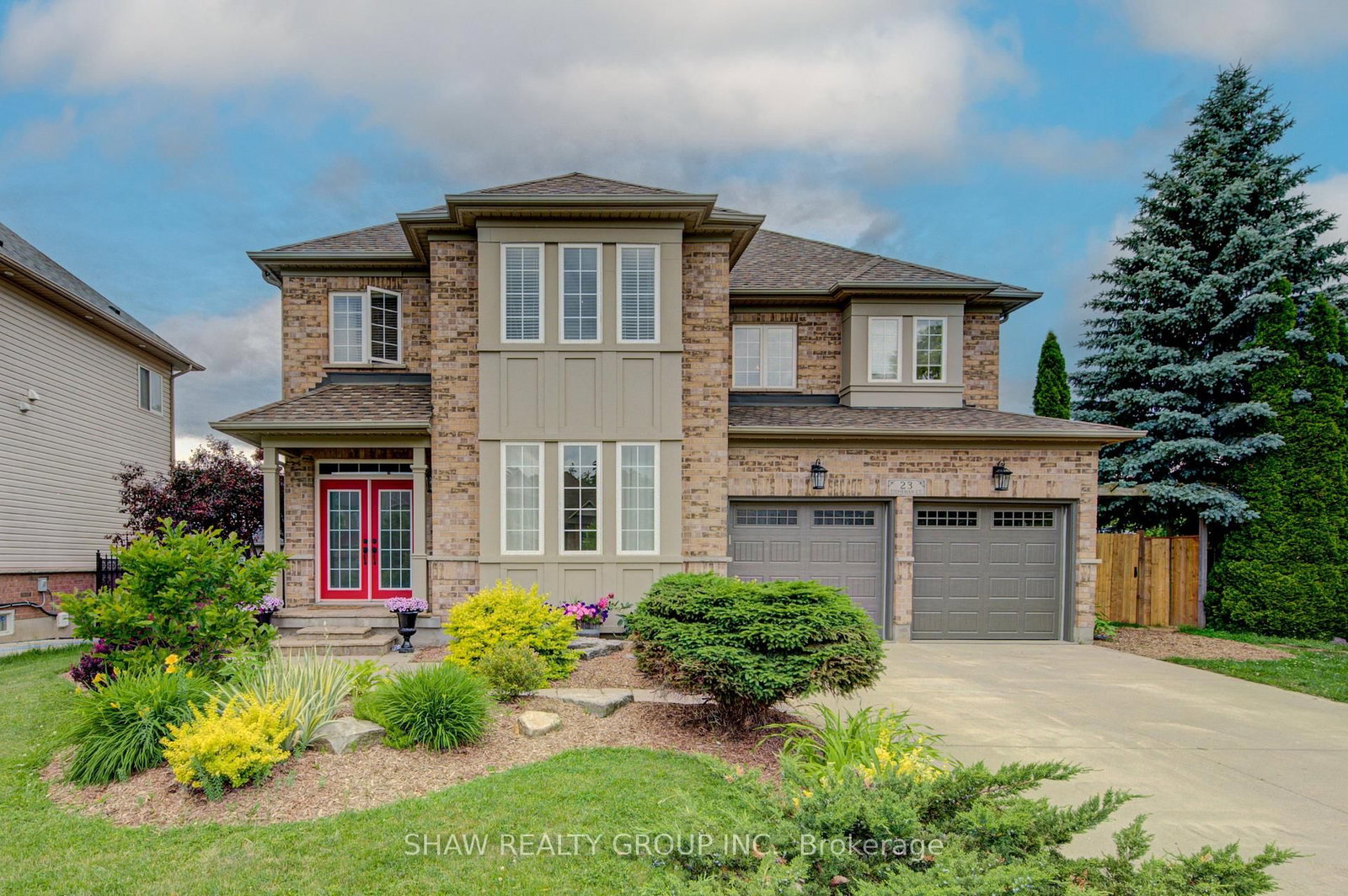 Detached House sold at 23 Stoneman Court, Cambridge, Ontario, N1P 1C9 - MLS: X13463090