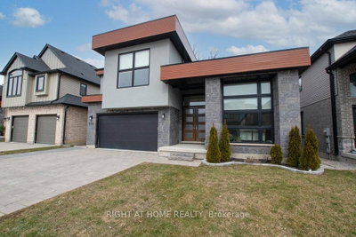 1345 Dyer Crescent