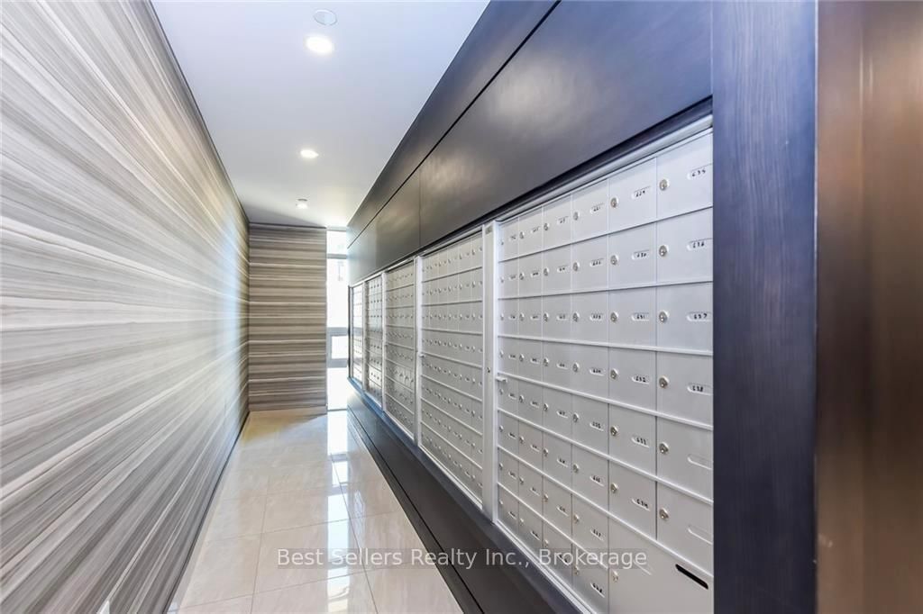 125 Shoreview Place • #208 • Hamilton, ON photo 4