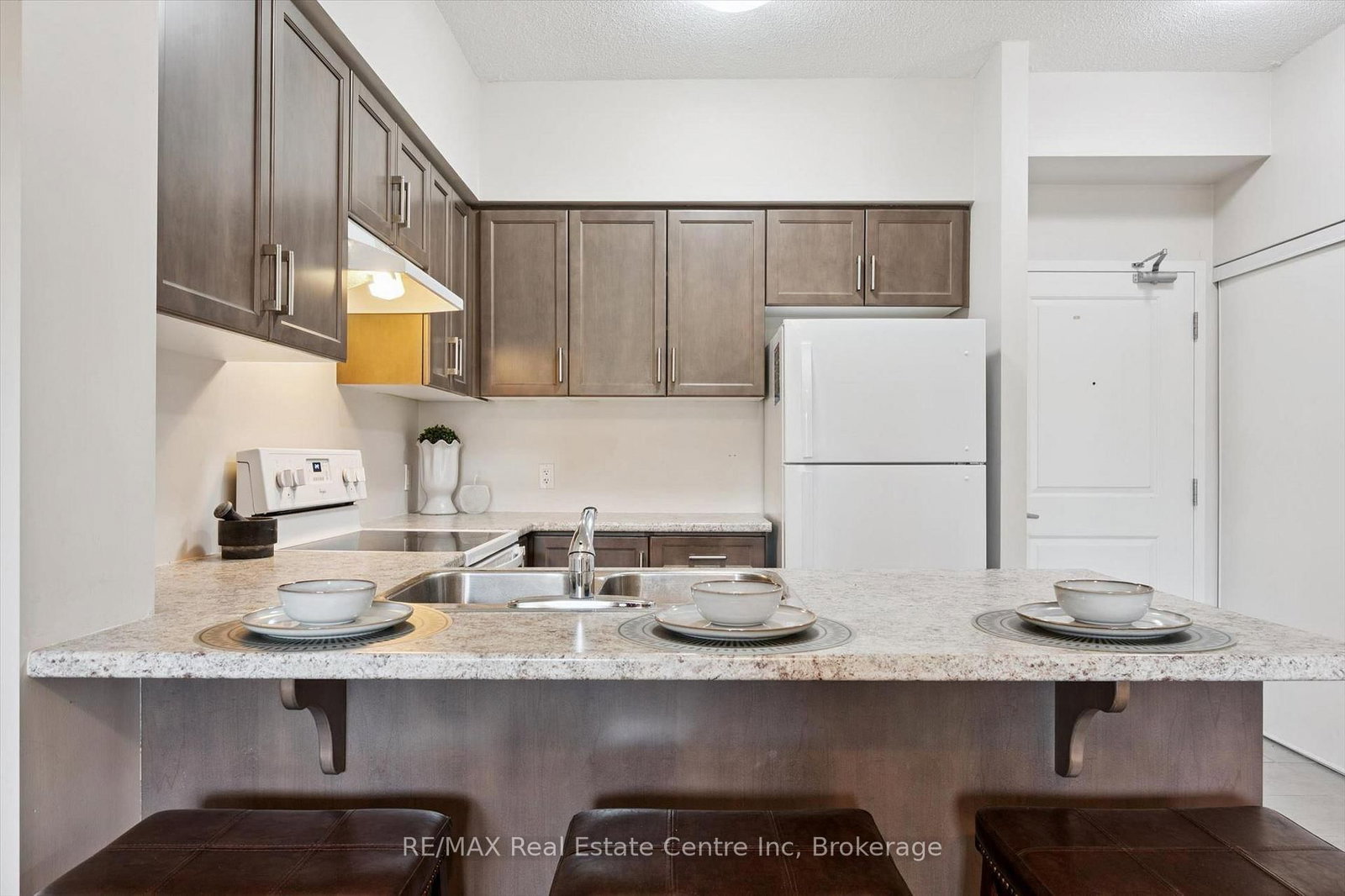 Condo sold at 308-1284 Gordon Street, Guelph, Ontario, N1L 0M8 - Kortright East - MLS: X13463550