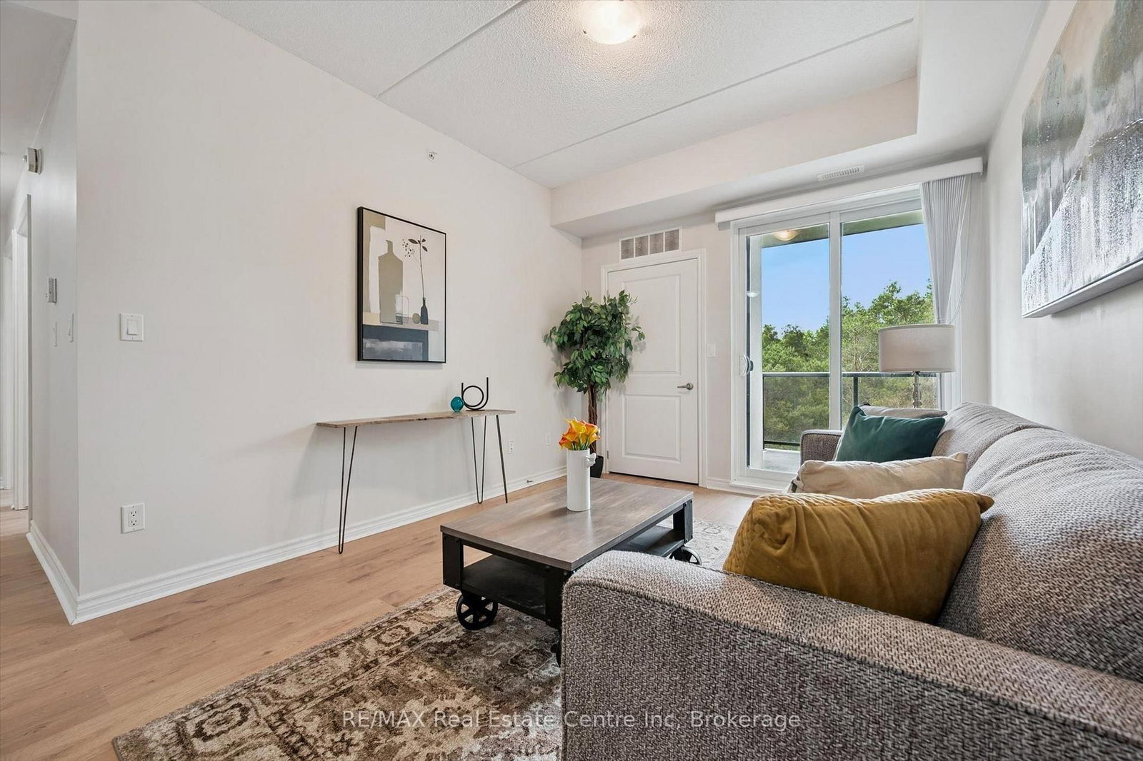 Condo sold at 308-1284 Gordon Street, Guelph, Ontario, N1L 0M8 - Kortright East - MLS: X13463550