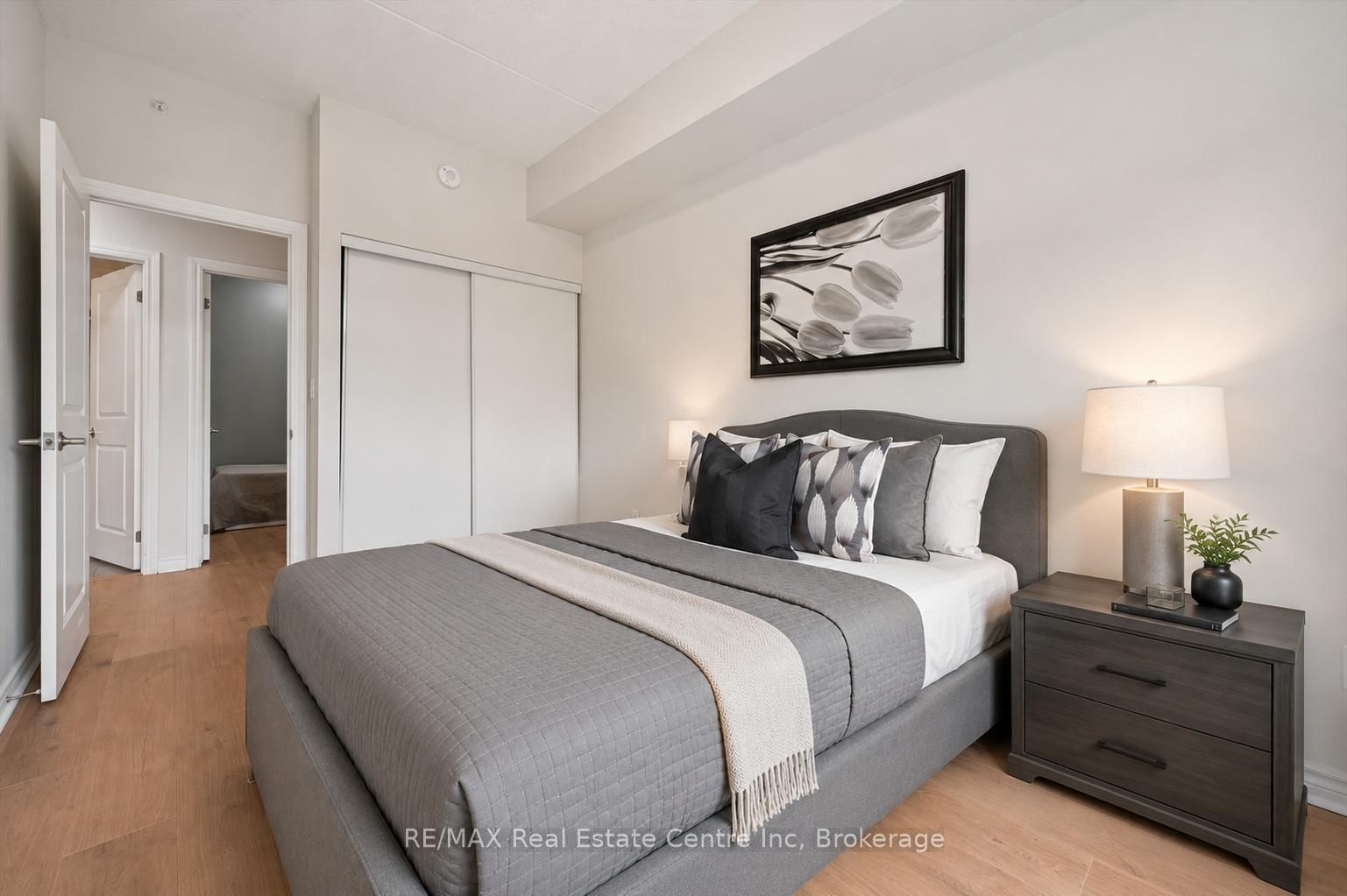 Condo sold at 308-1284 Gordon Street, Guelph, Ontario, N1L 0M8 - Kortright East - MLS: X13463550