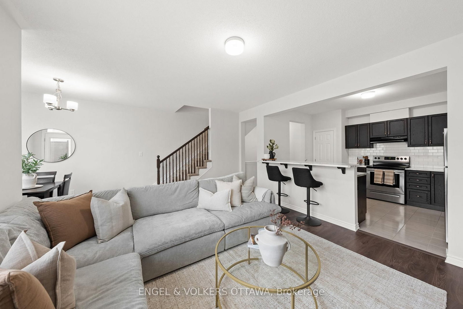 Townhouse sold at 59 Ursid Mews, Ottawa, Ontario, K2J 6T3 - Barrhaven - Half Moon Bay - MLS: X13463564