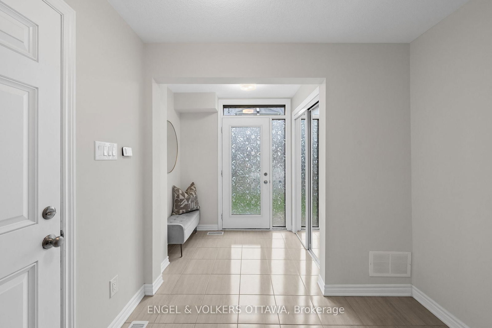 Townhouse sold at 59 Ursid Mews, Ottawa, Ontario, K2J 6T3 - Barrhaven - Half Moon Bay - MLS: X13463564