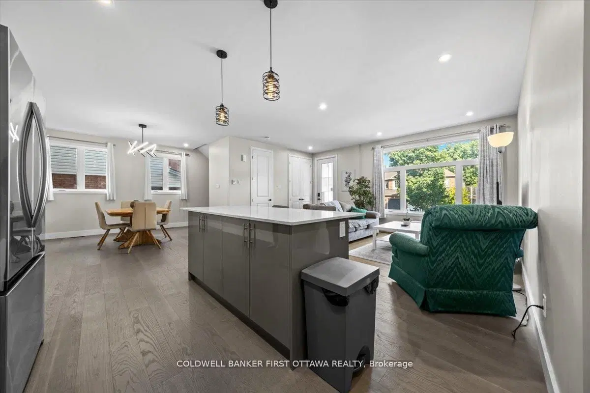 A/B - 22 Inverkip Avenue, Ottawa, ON — photo 9