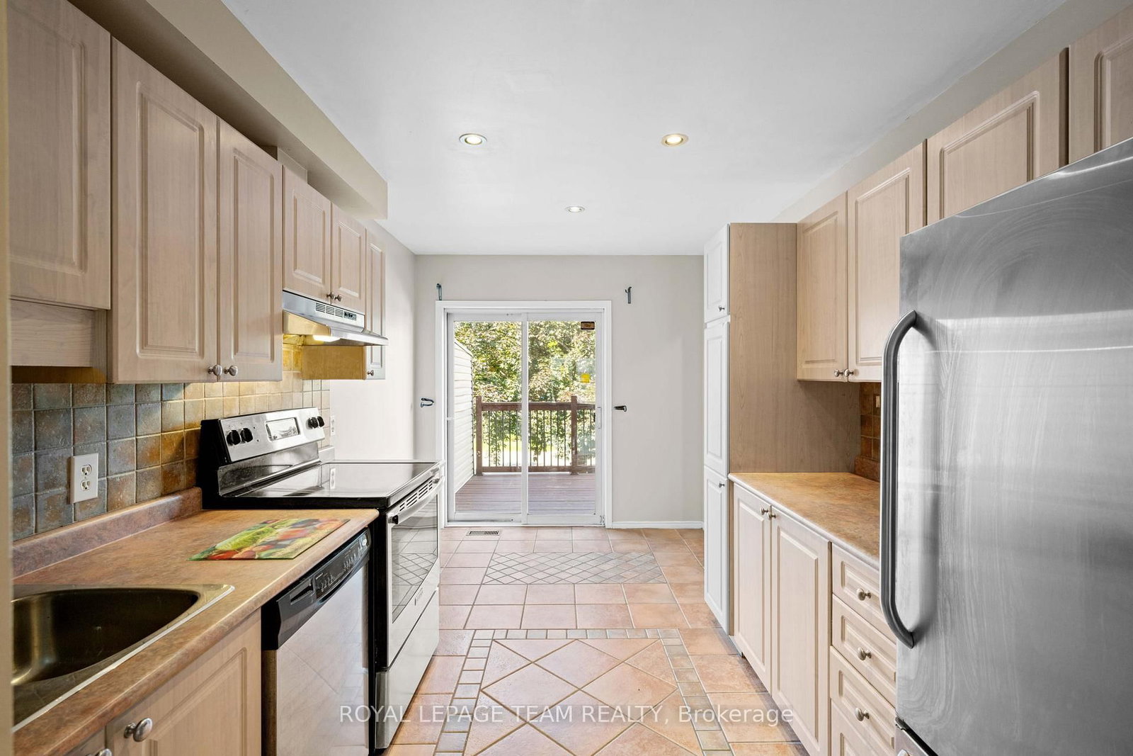 91 Thornbury Crescent • Ottawa, ON photo 10